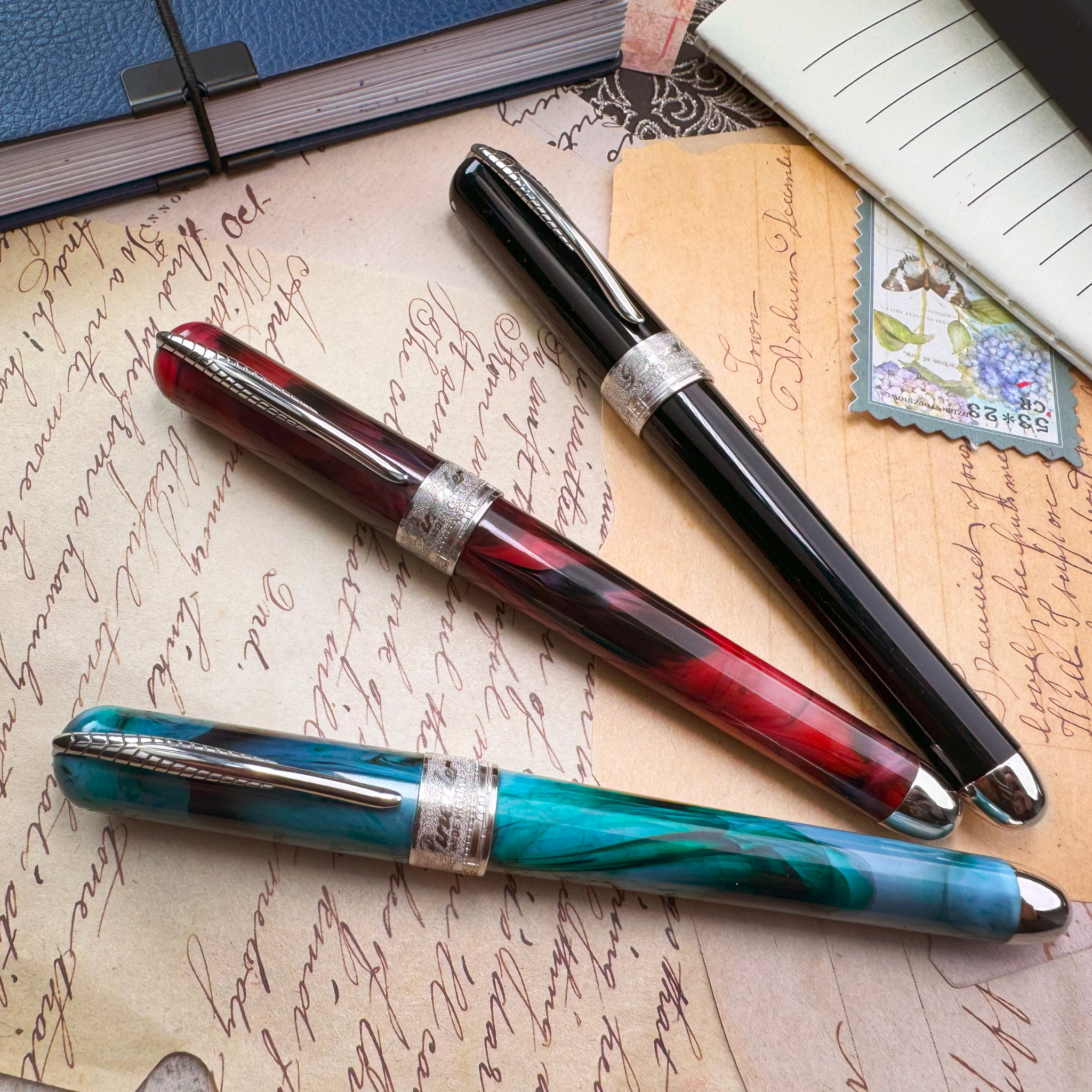 Pineider Avatar UR Mini Black Fountain Pen