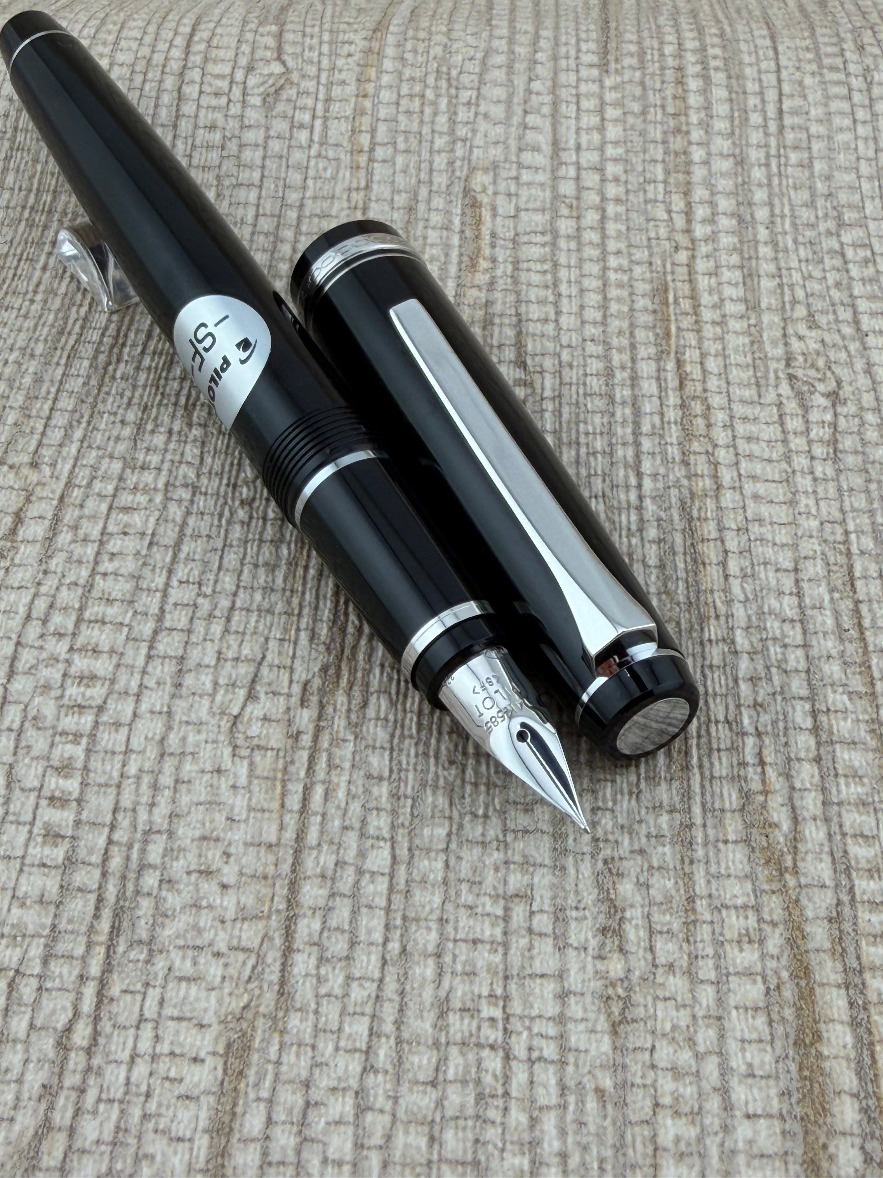 Pilot Falcon Black Rhodium Trim Spencerian Customization On 14k Fine Nib - Fountain Pen