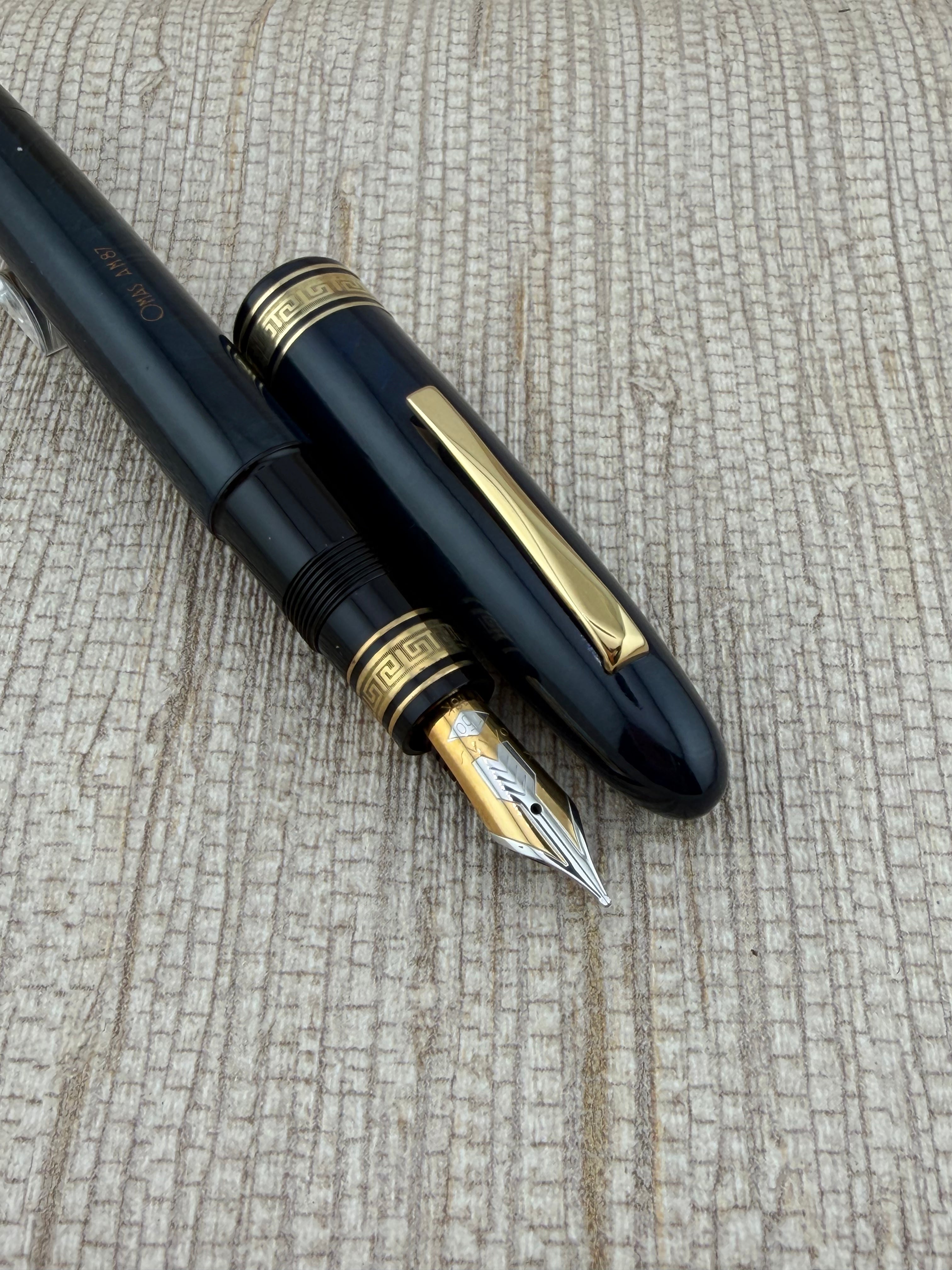 Omas AM87 Burlwood Blue In Strictly New Condition 18k750 Two-Tone Medium Nib - Fountain Pen