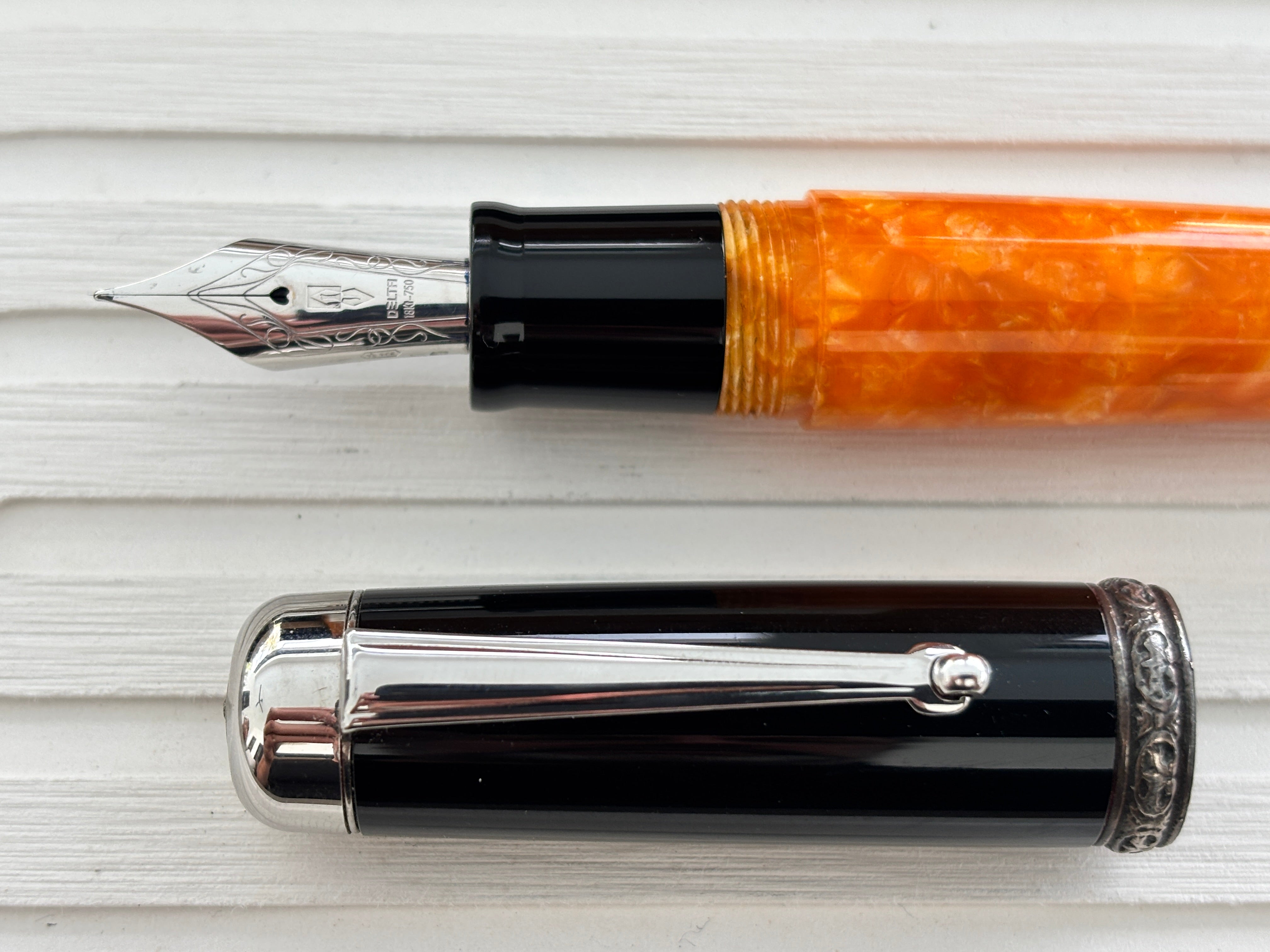 Delta Mini Dolce Vita 18k Gold Nib Fine - Fountain Pen – Nibs-USA.com