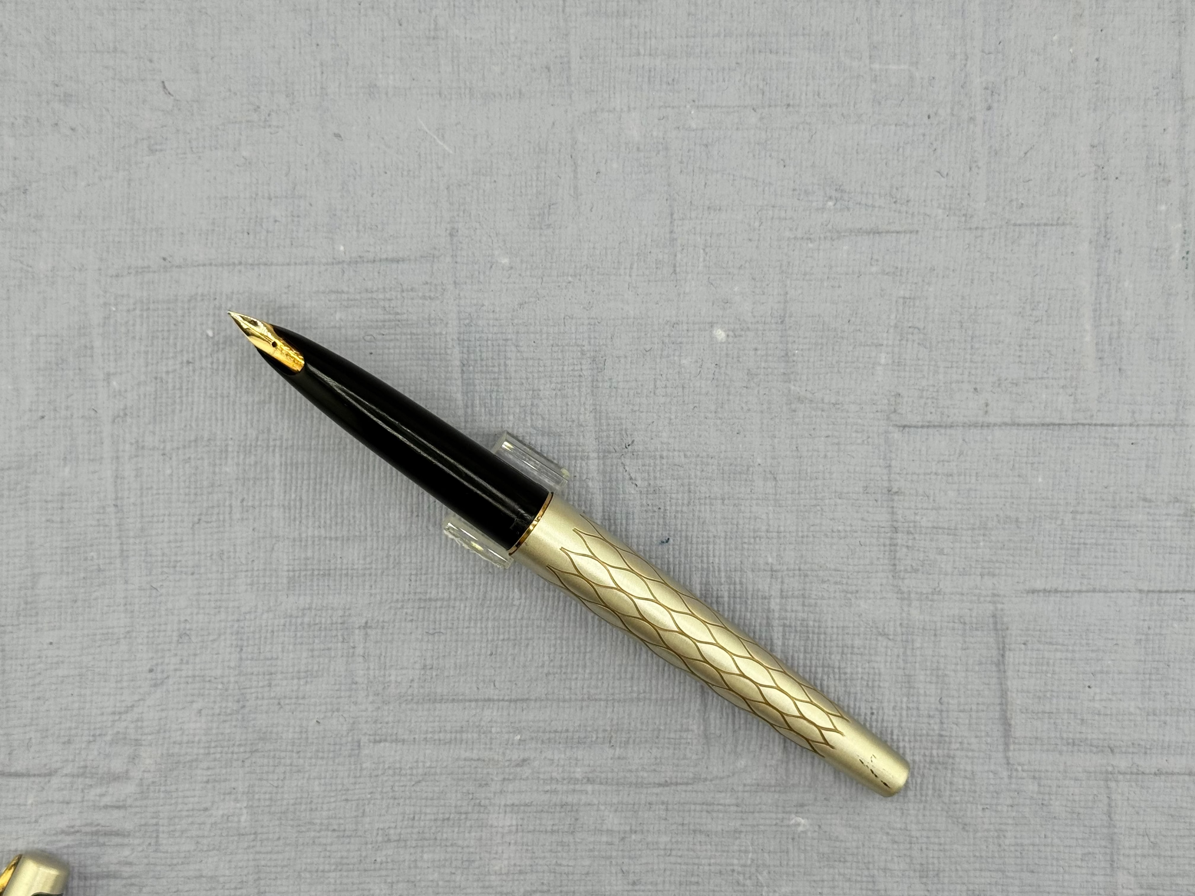 SHEAFFER Lady Sheaffer 642 Satin Tulle  Fine 14K Nib - Fountain Pen  *New Old Stock!*