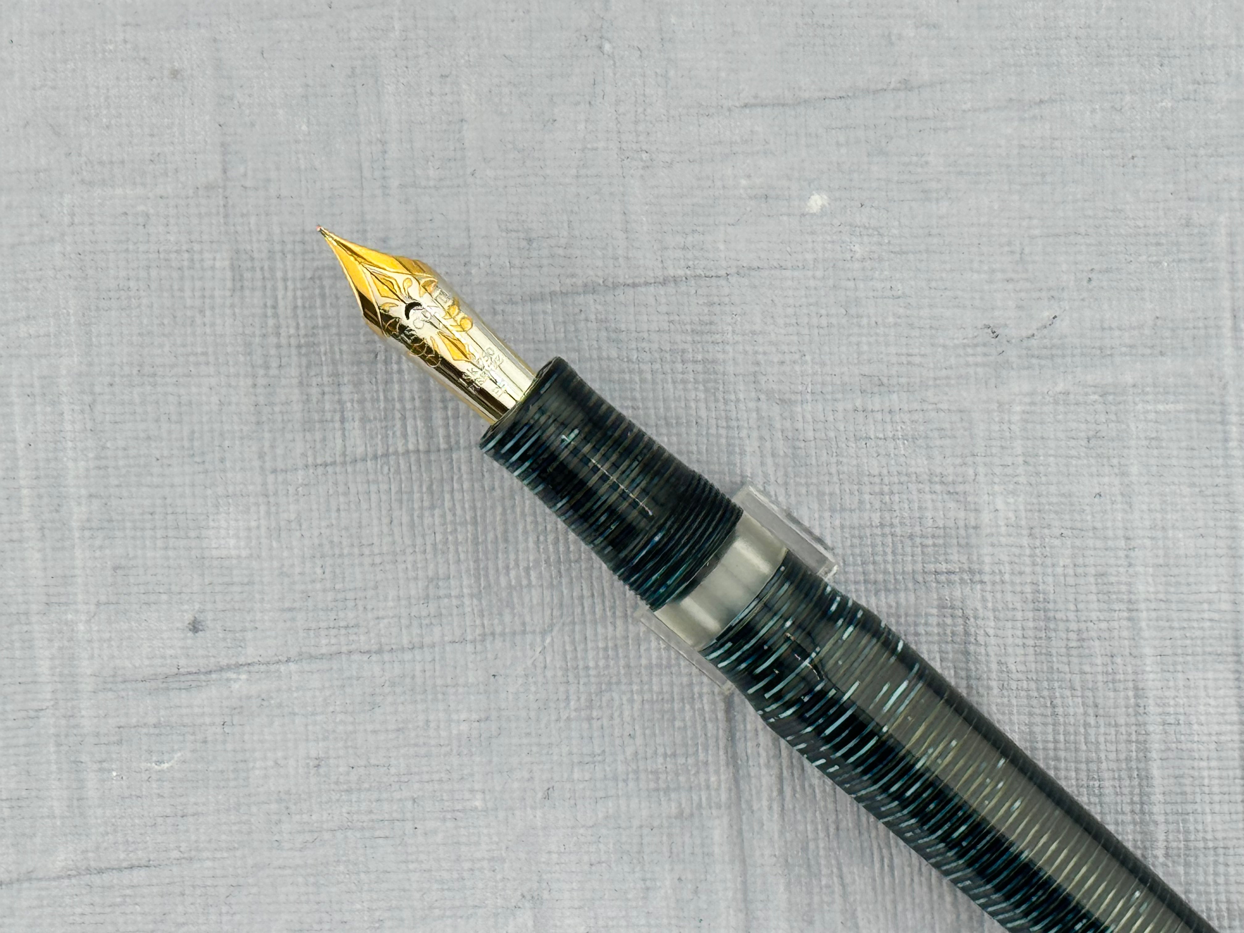 Visconti Oversized Wall Street Limited Edition Striped Celluloid - Fountain Pen