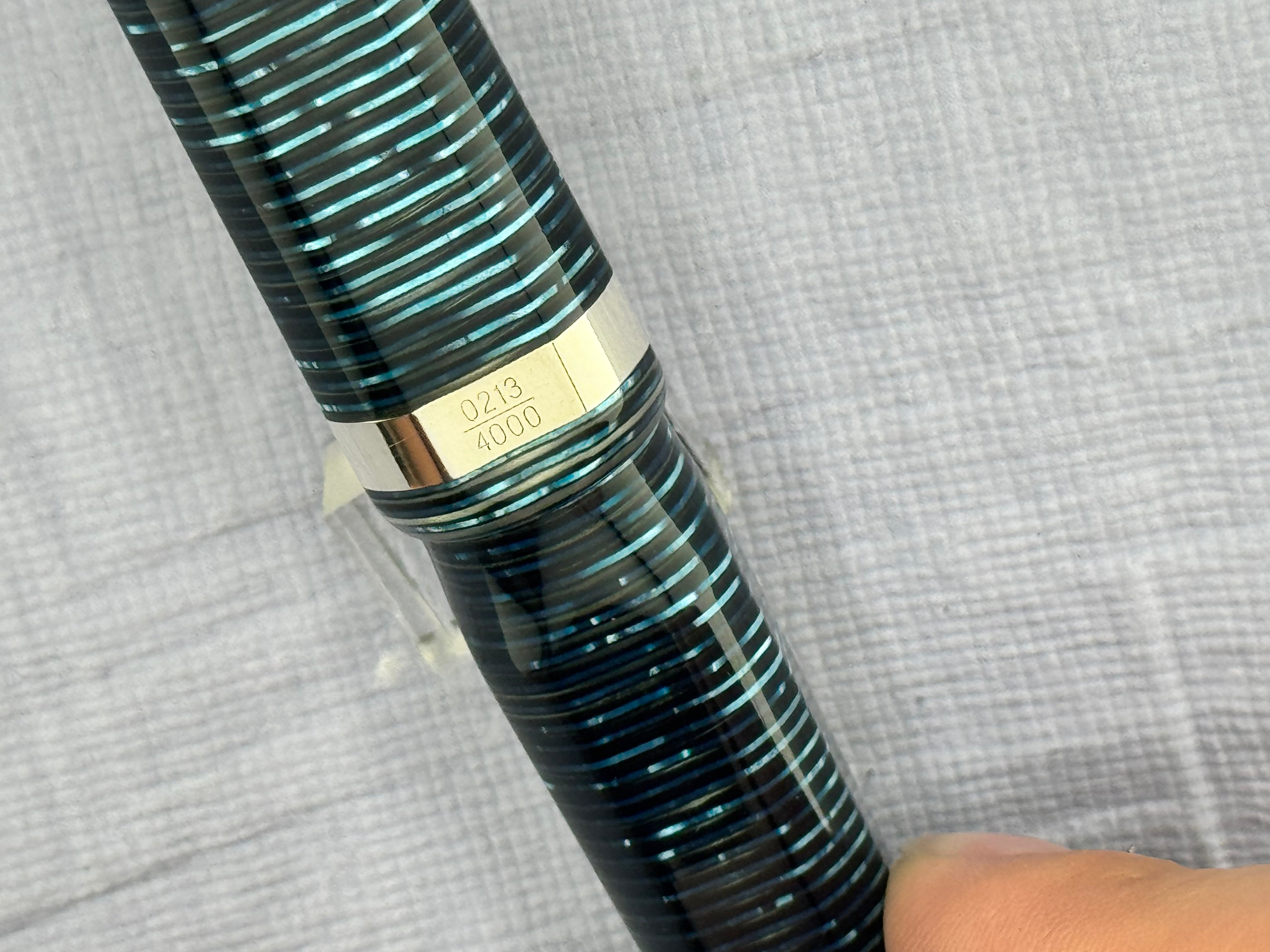 Visconti Oversized Wall Street Limited Edition Striped Celluloid - Fountain Pen