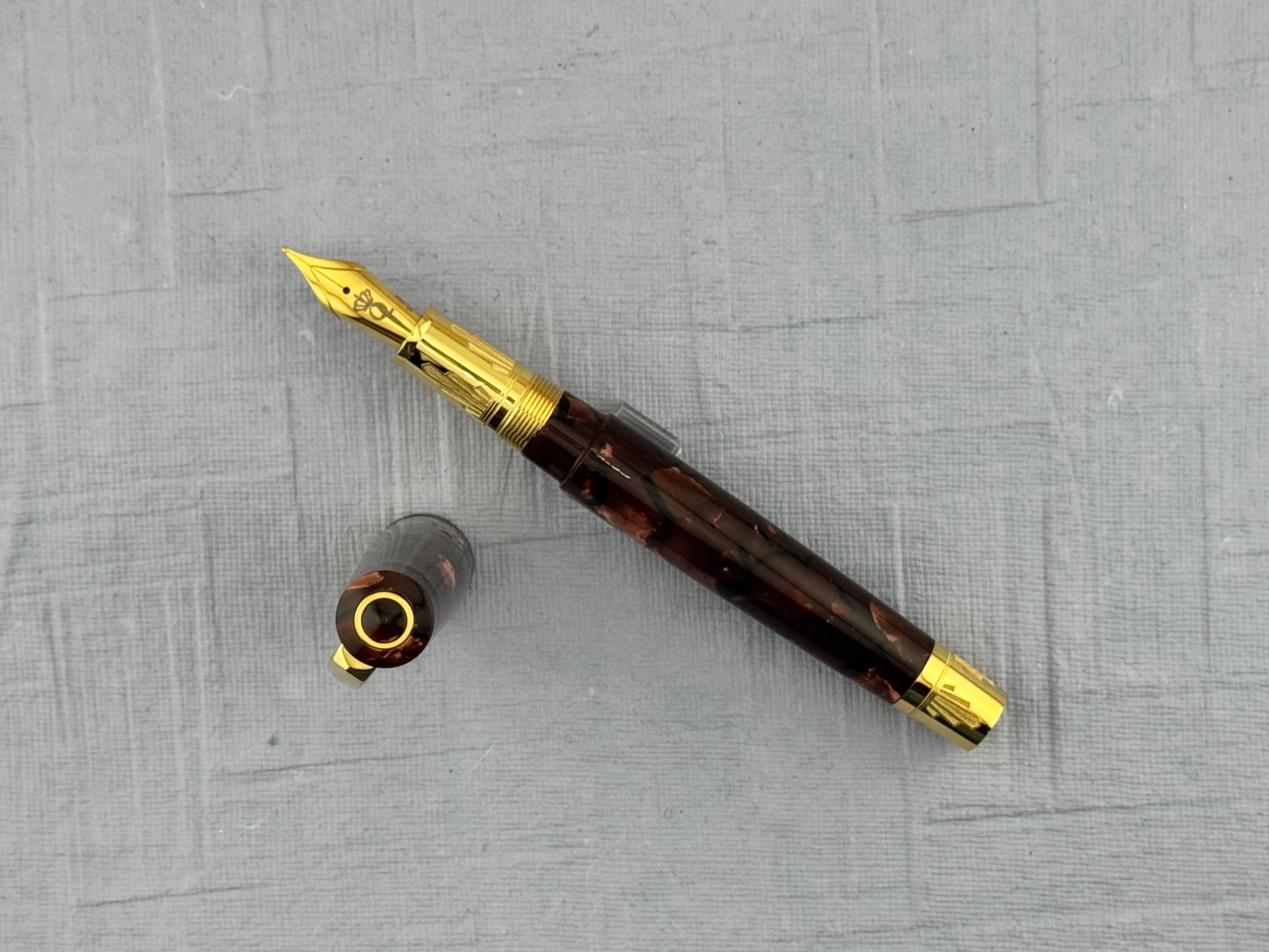 King & Queen Royal Flush Limited Edition Red Scarlet Original Omas Celluloid - Fountain Pen