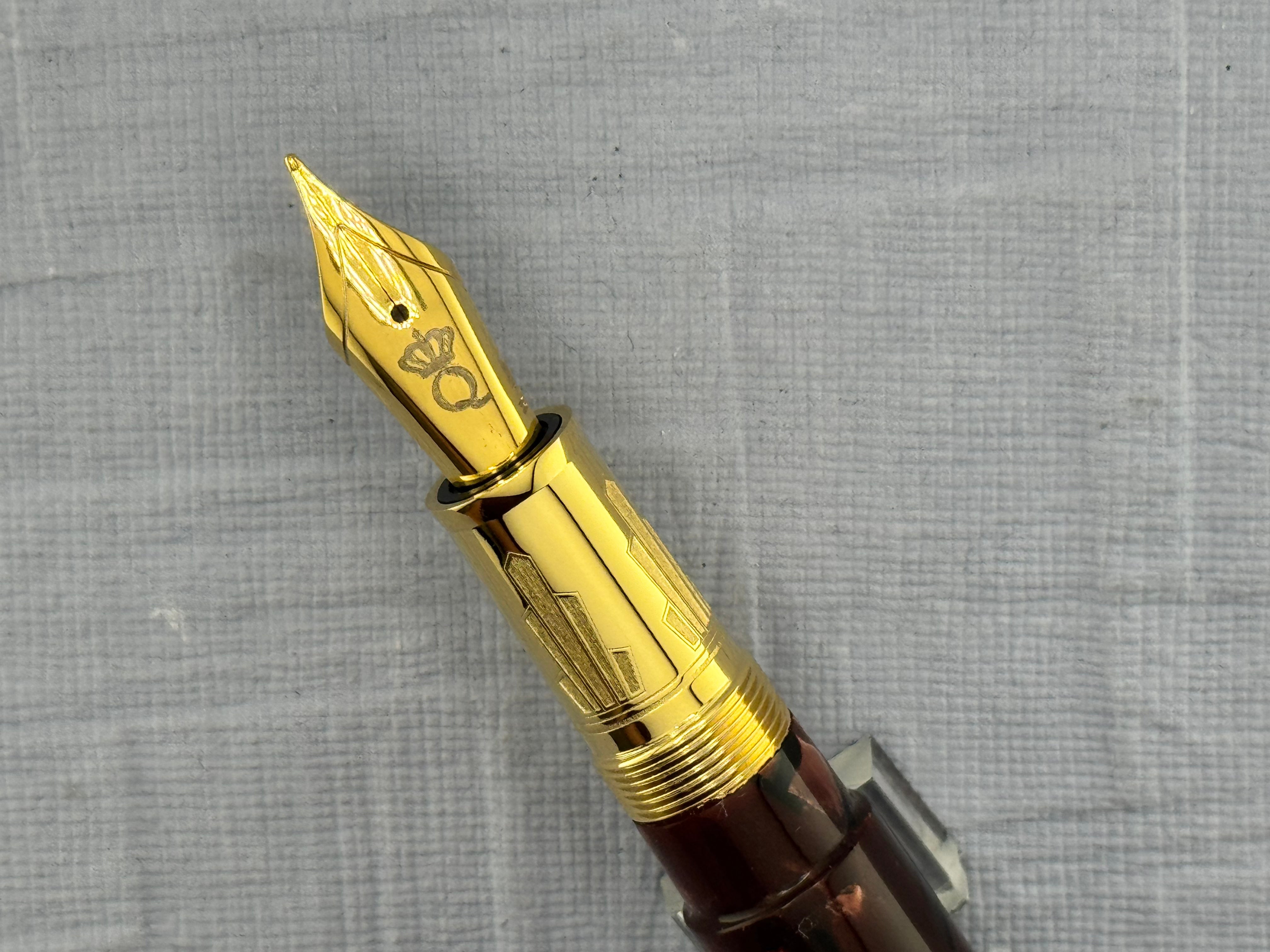 King & Queen Royal Flush Limited Edition Red Scarlet Original Omas Celluloid - Fountain Pen