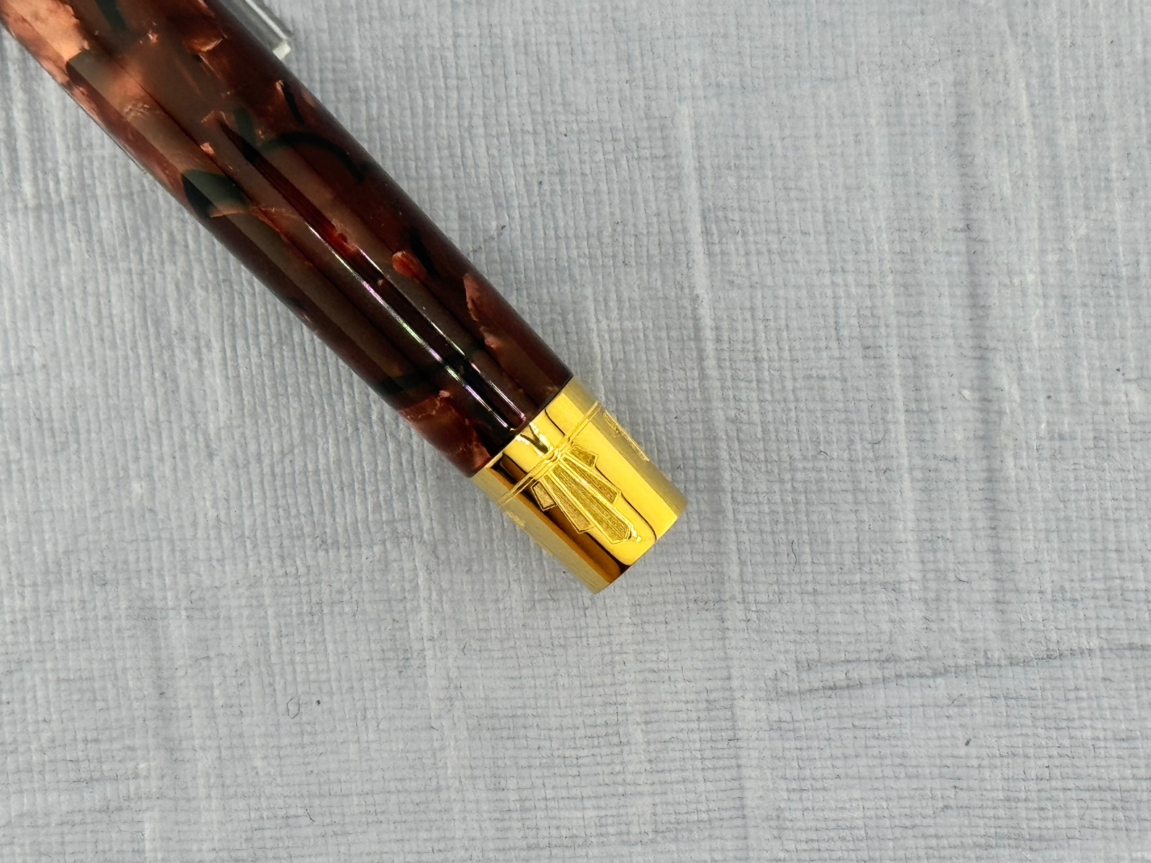 King & Queen Royal Flush Limited Edition Red Scarlet Original Omas Celluloid - Fountain Pen