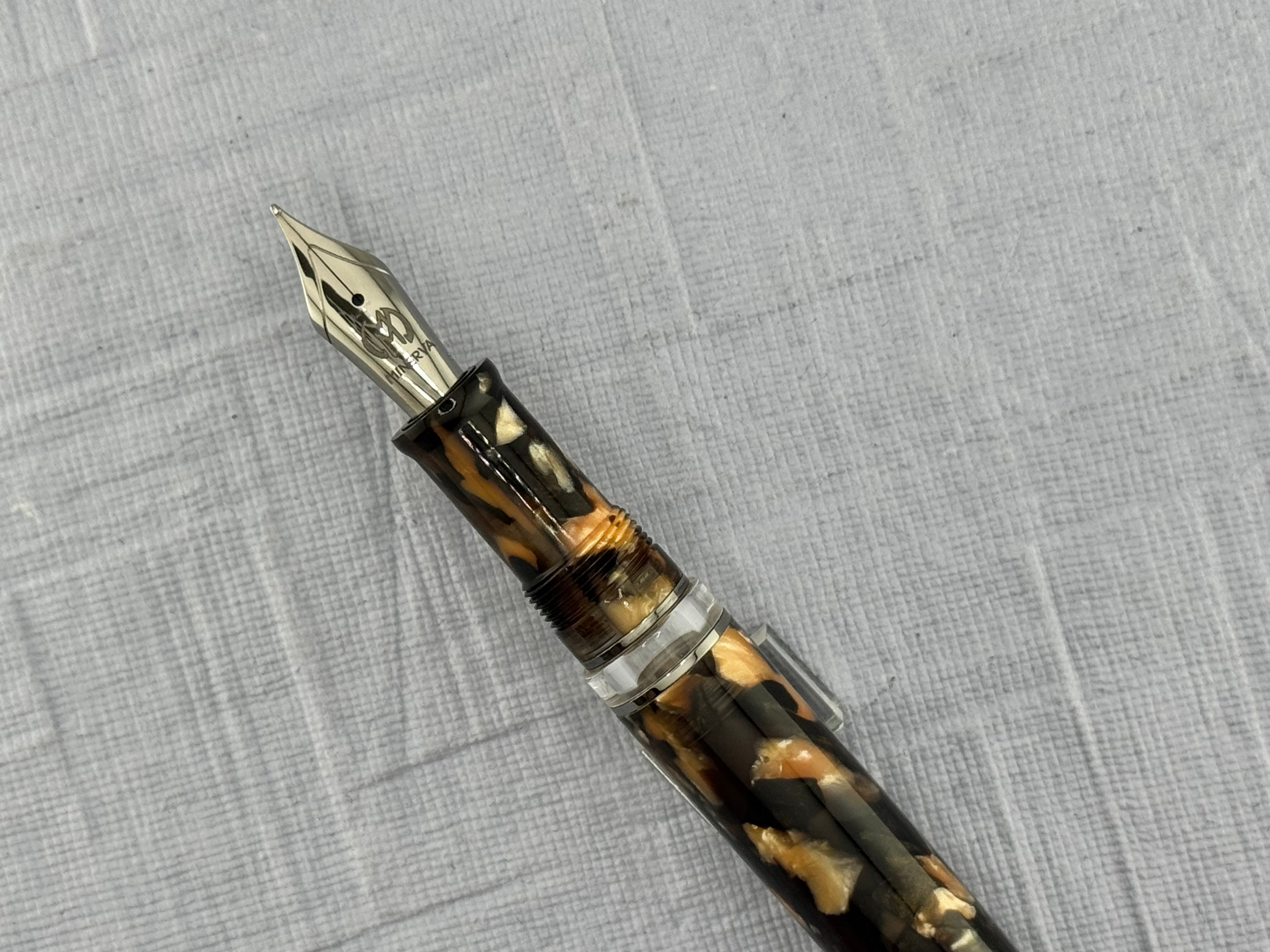 Minerva Terra di Siena Gold Trim - Fountain Pen