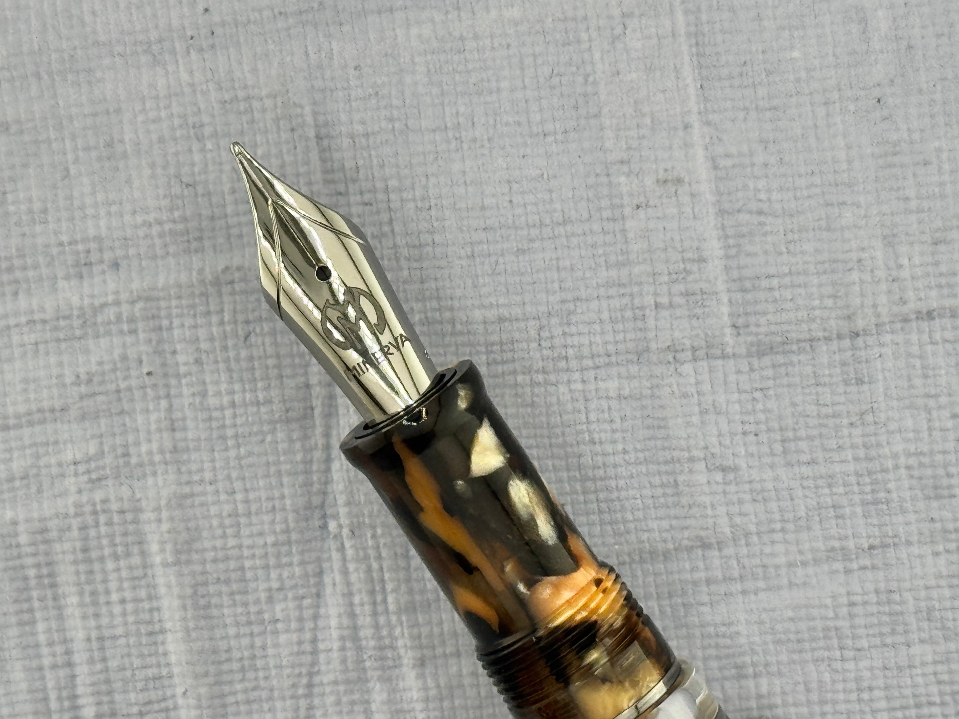 Minerva Terra di Siena Gold Trim - Fountain Pen