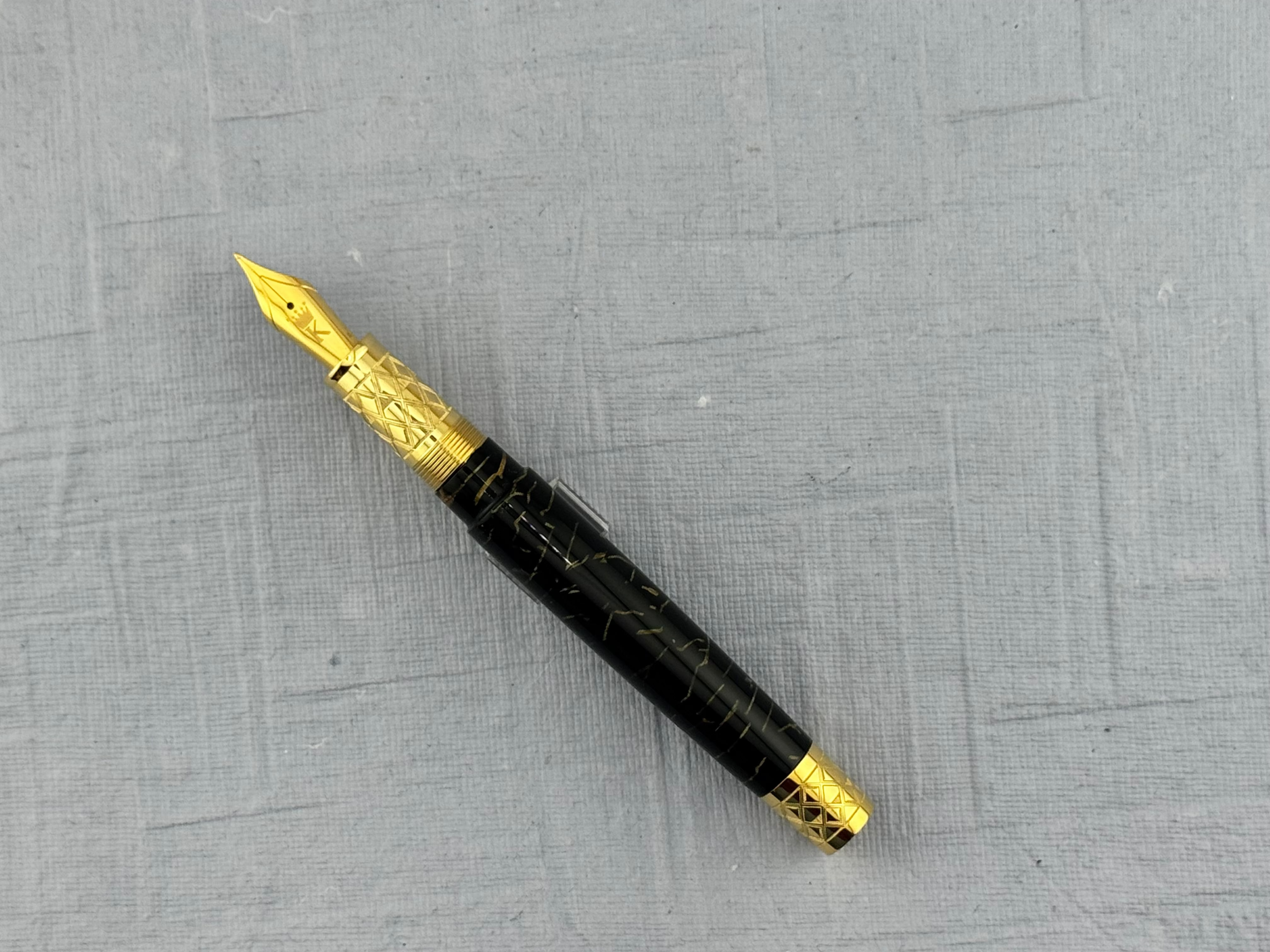King & Queen Royal Flush Limited Edition Oro Black Original Omas Celluloid - Fountain Pen