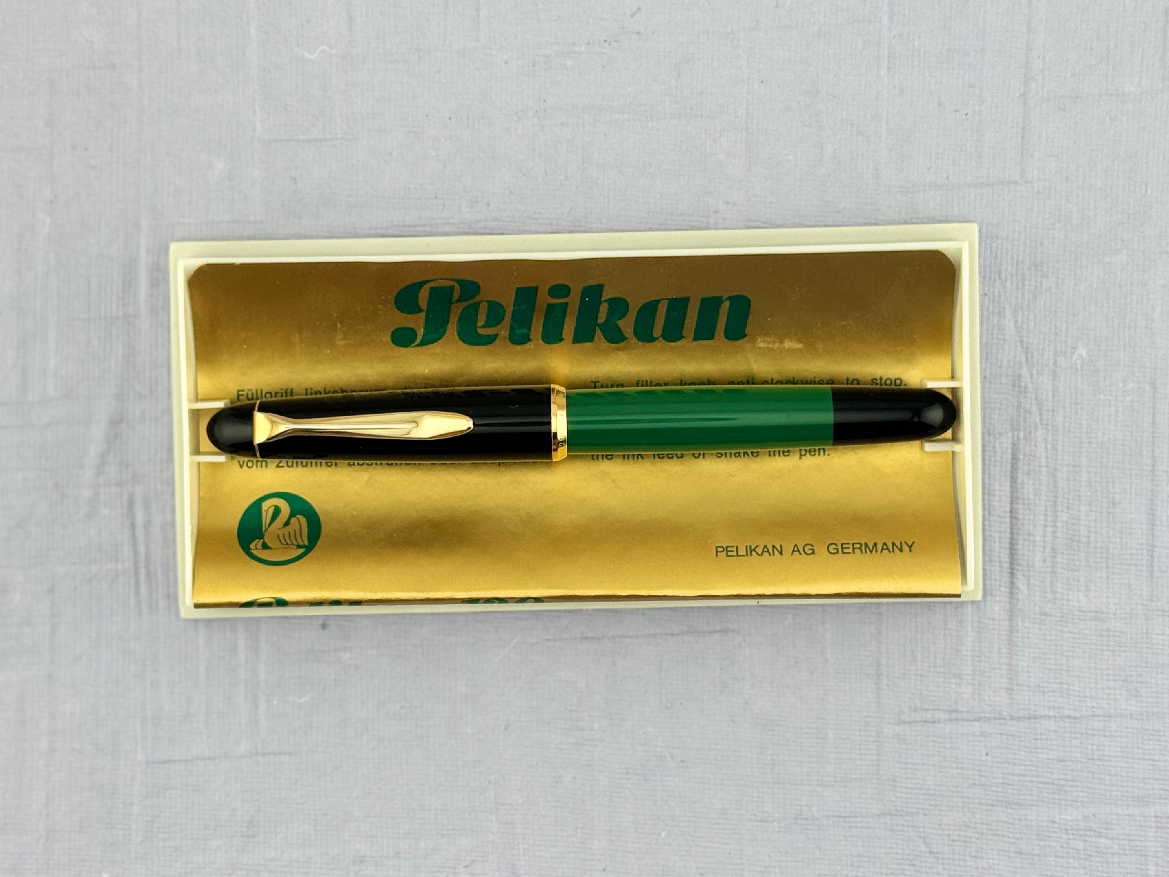 Pelikan Vintage M120 Green and Black - Fountain Pen