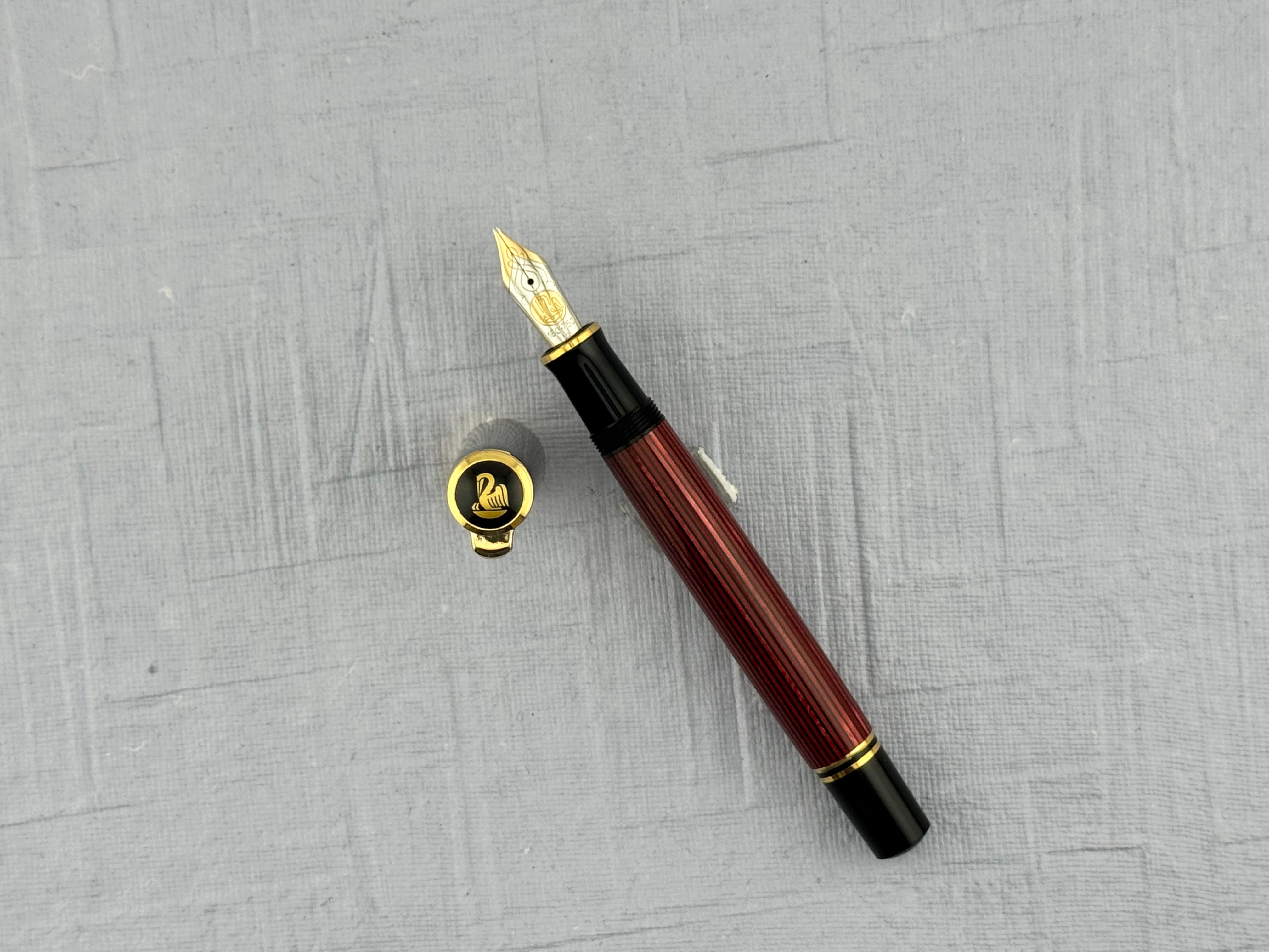 Pelikan Souverän M800 Black and Red Striped 18K Medium Nib - Fountain Pen