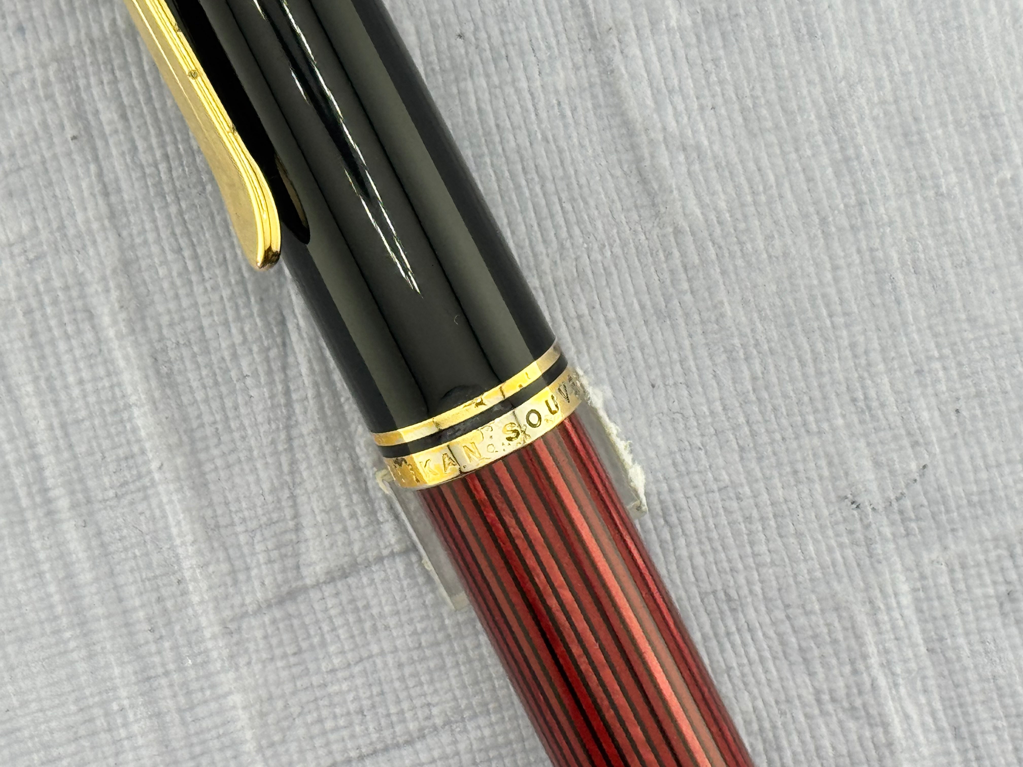 Pelikan Souverän M800 Black and Red Striped 18K Medium Nib - Fountain Pen