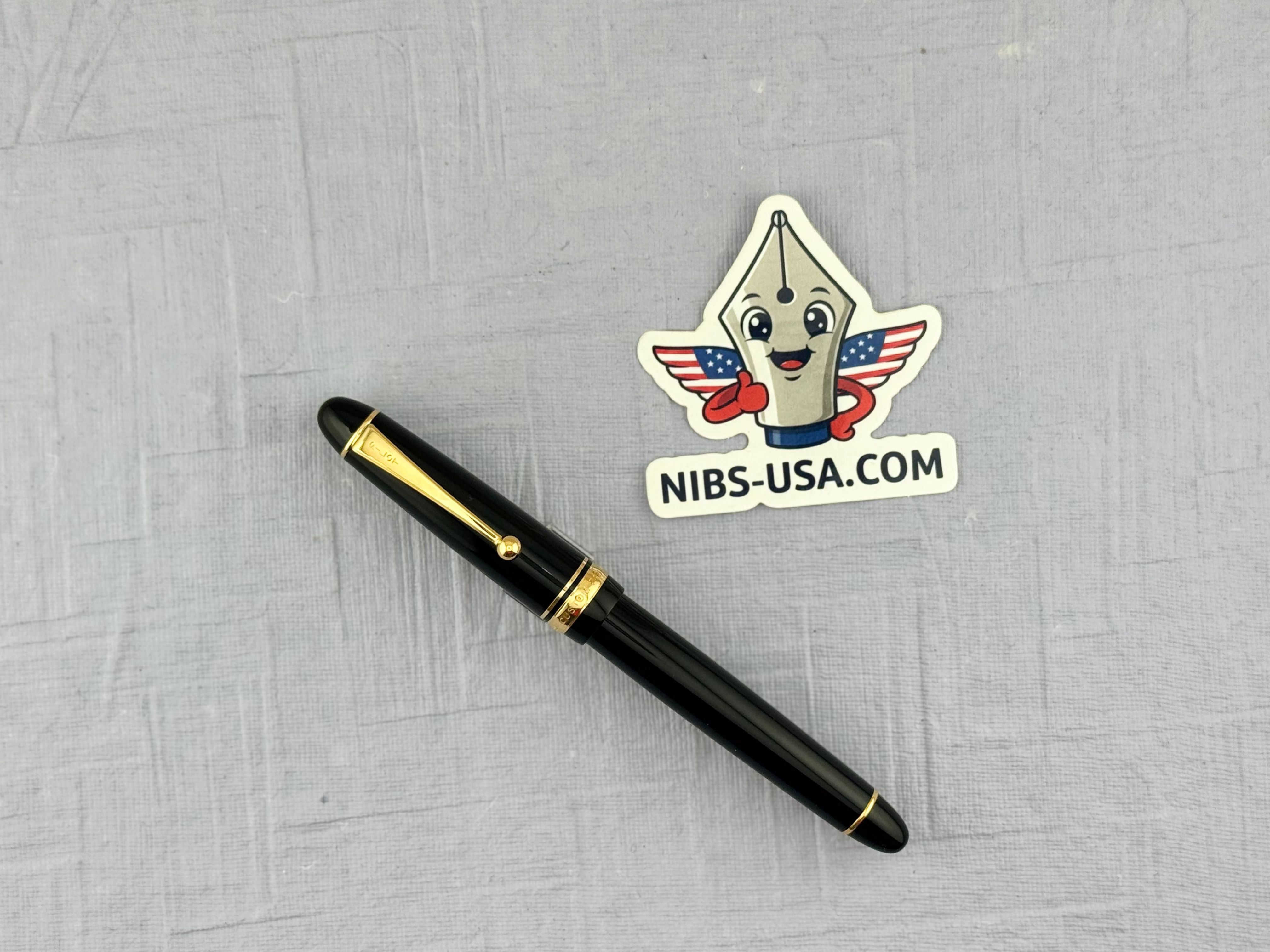 Pilot Custom 742 Black with Gold Trim - Fountain Pen