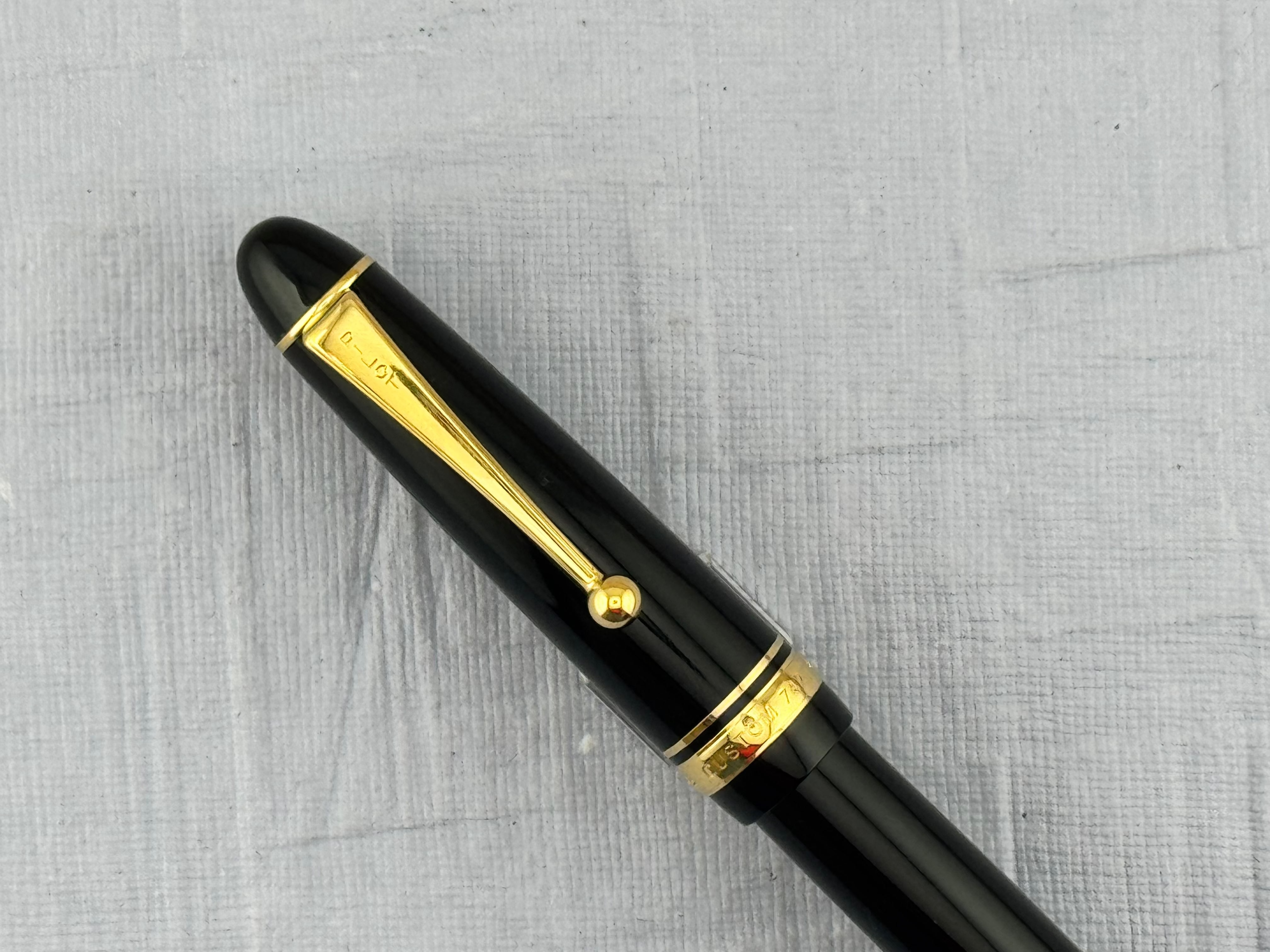 Pilot Custom 742 Black with Gold Trim - Fountain Pen