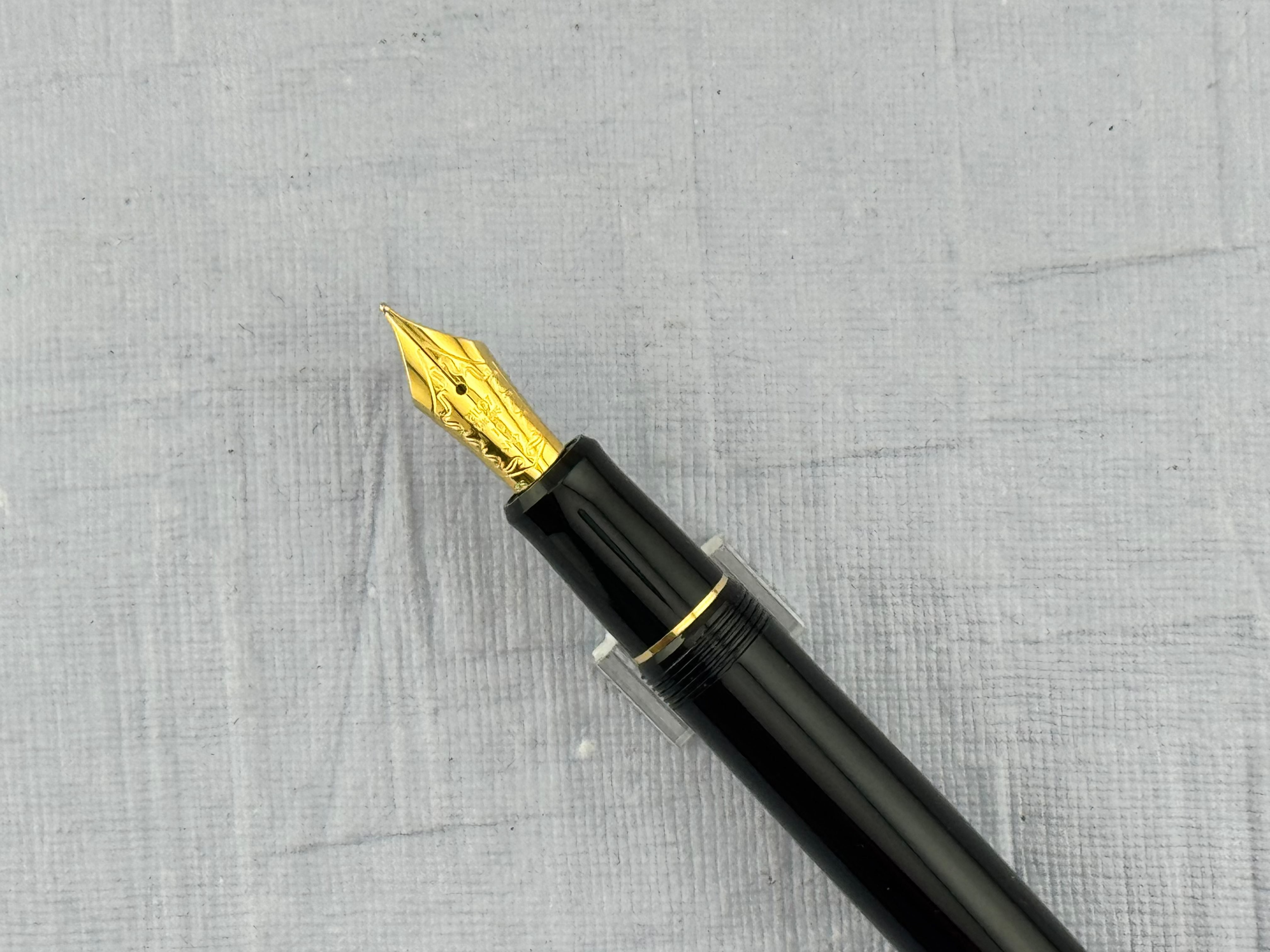 Pilot Custom 742 Black with Gold Trim - Fountain Pen