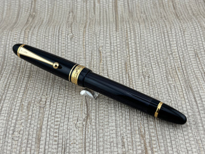 Pilot Custom 823 Black Smoke Medium 14kt Nib - Fountain Pen