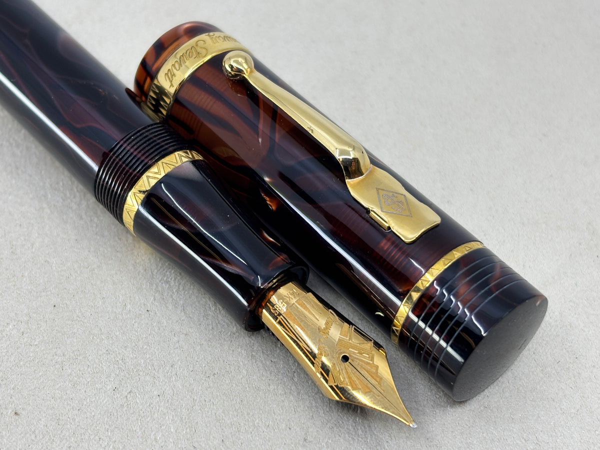 Conway Stewart Winston Churchill Brown Arcola Circa 2019 - Fountain Pen