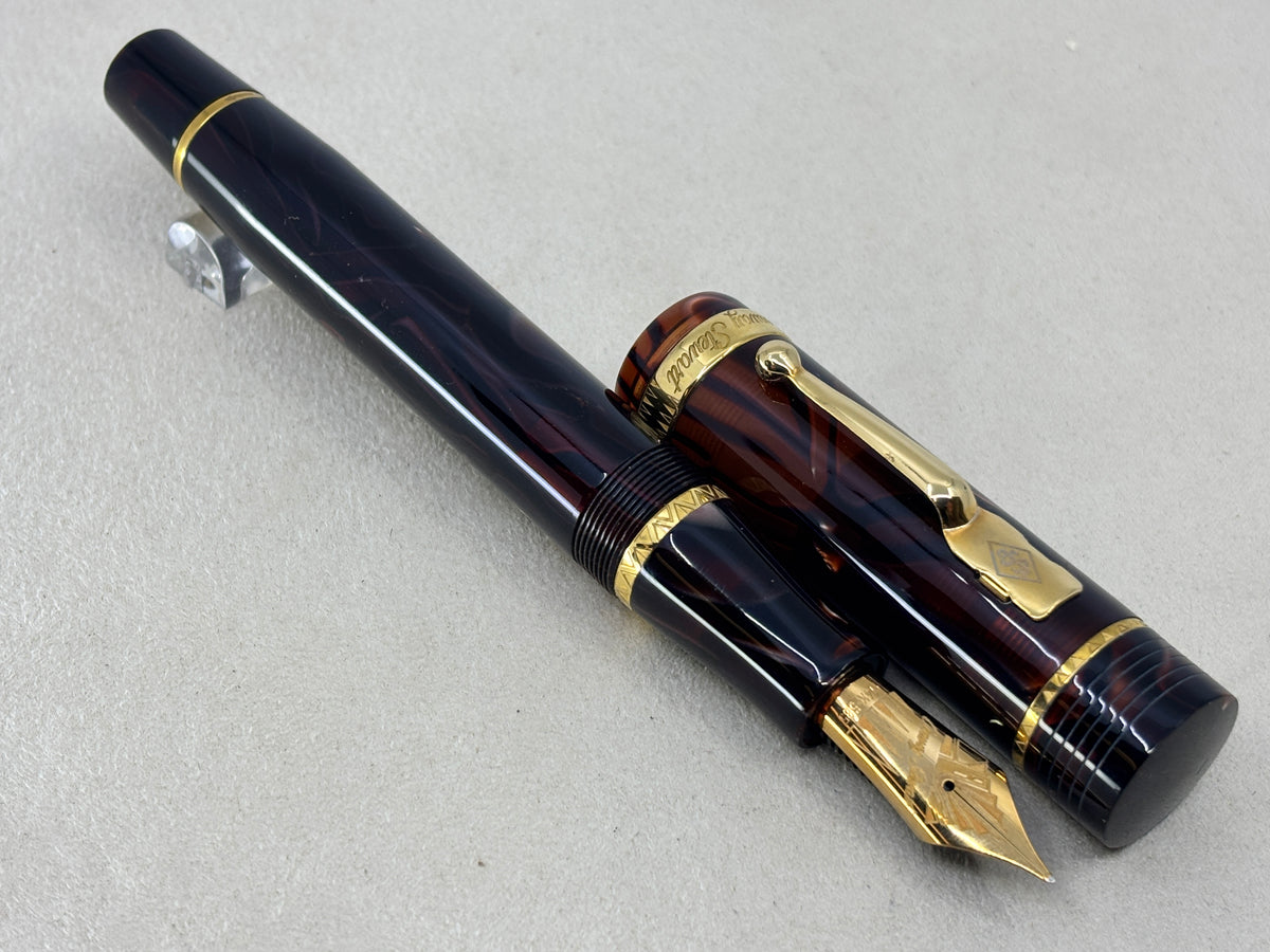 Conway Stewart Winston Churchill Brown Arcola Circa 2019 - Fountain Pen