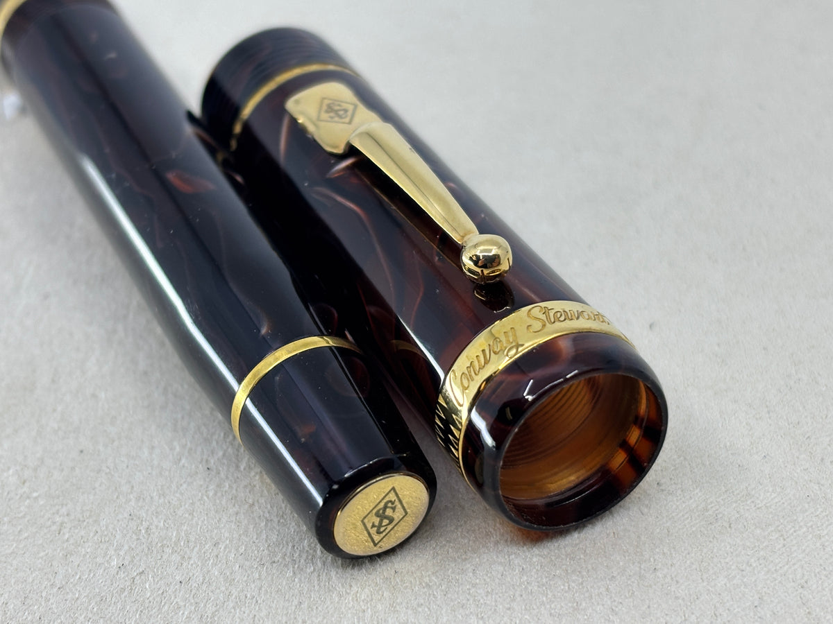 Conway Stewart Winston Churchill Brown Arcola Circa 2019 - Fountain Pen