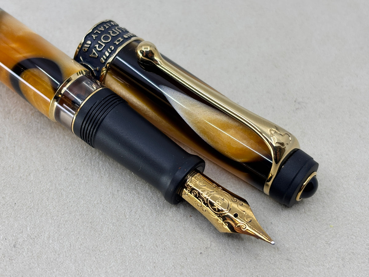 Aurora Optima Africa  Limited Edition 18K Nib - Fountain Pen