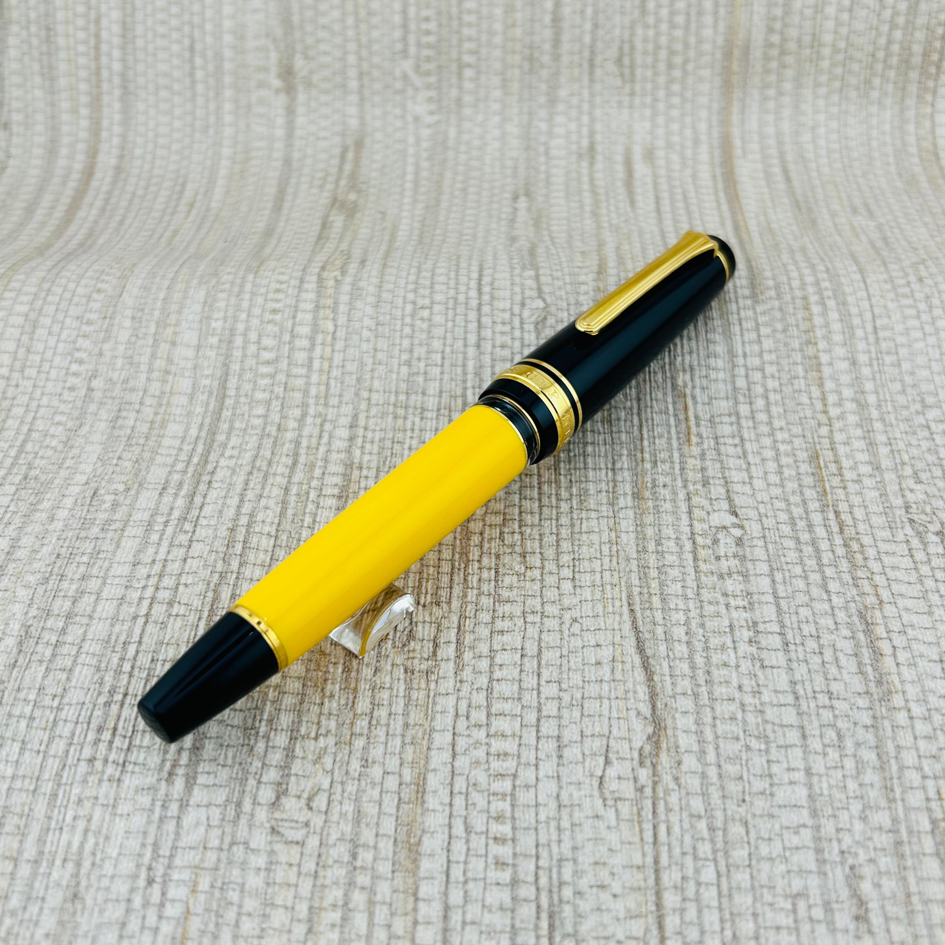 Sailor Pro Gear Realo Yellow Black Cap Limited Edition 21/88 Architect Gold Nib 21K - Fountain Pen