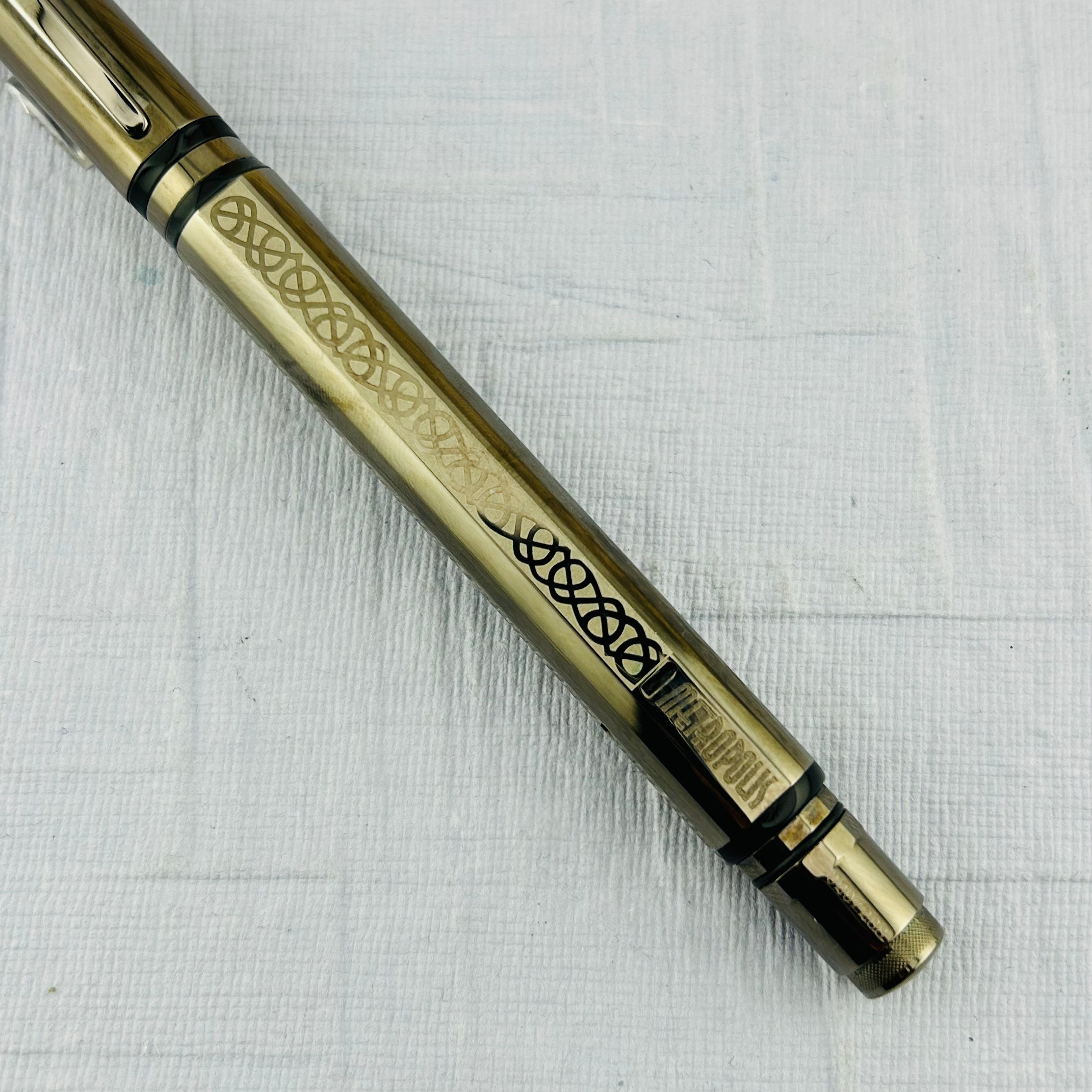 Visconti Metropolis Limited Edtion 029/288 Beautiful Retractable Faceted Pen - Fountain Pen