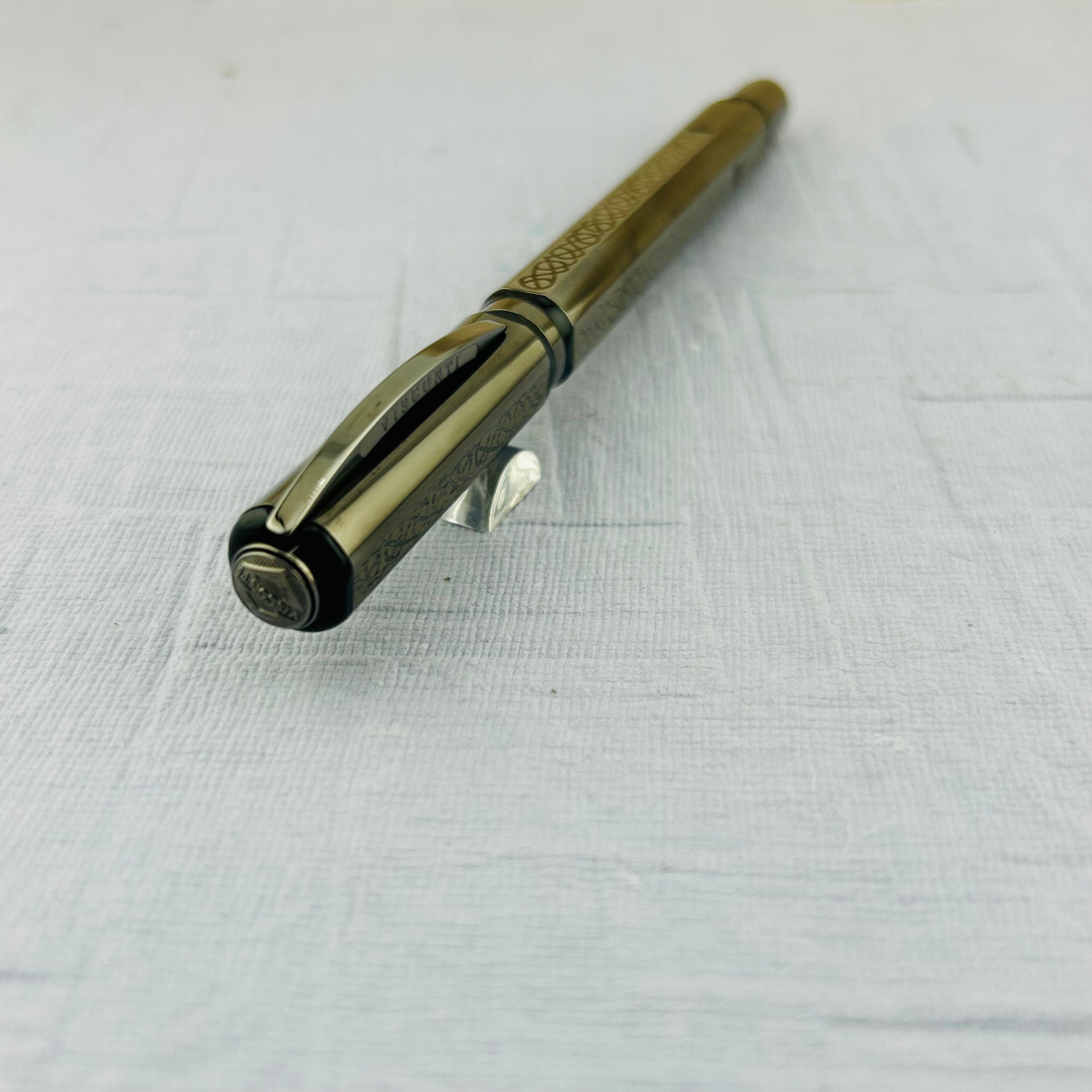 Visconti Metropolis Limited Edtion 029/288 Beautiful Retractable Faceted Pen - Fountain Pen