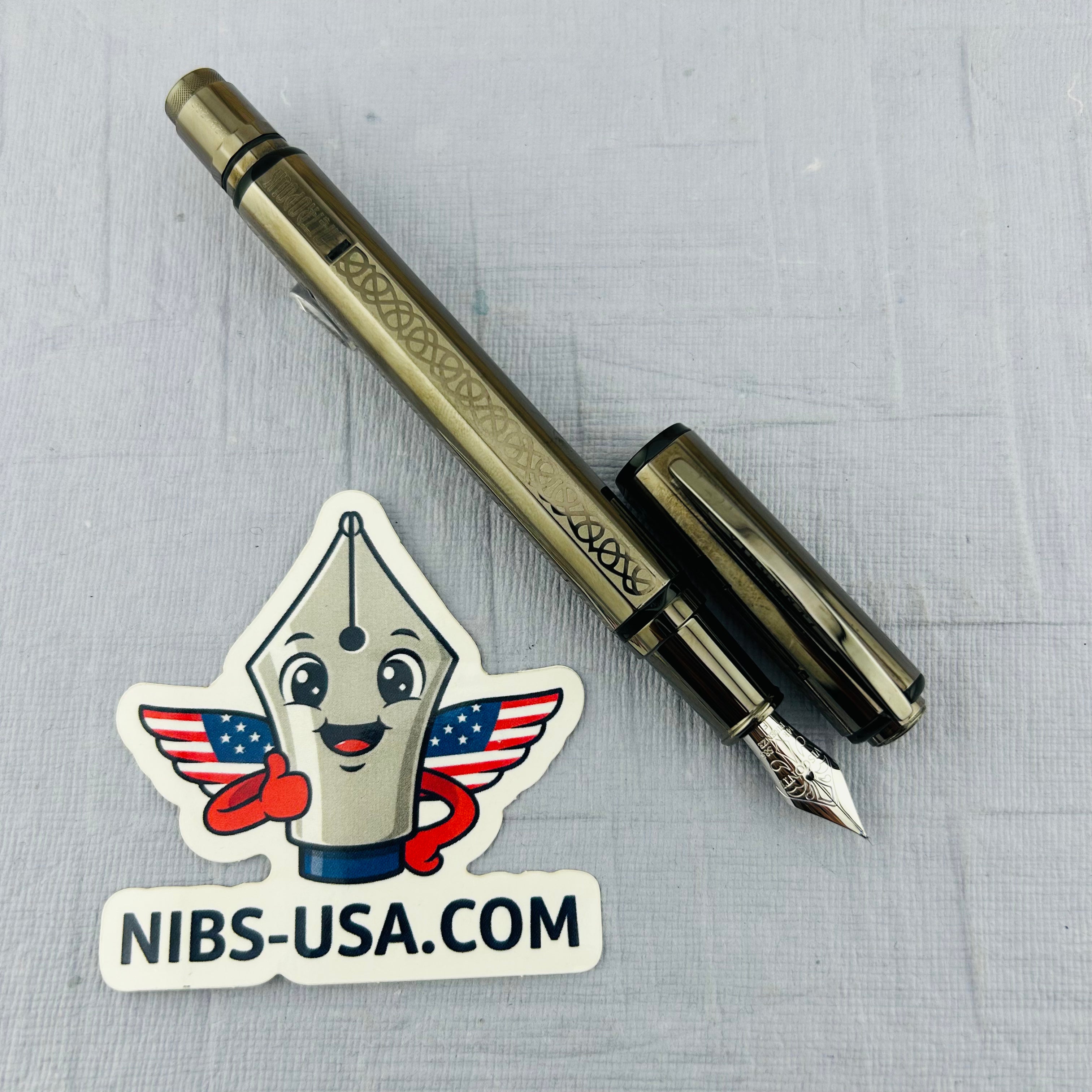 Visconti Metropolis Limited Edtion 029/288 Beautiful Retractable Faceted Pen - Fountain Pen