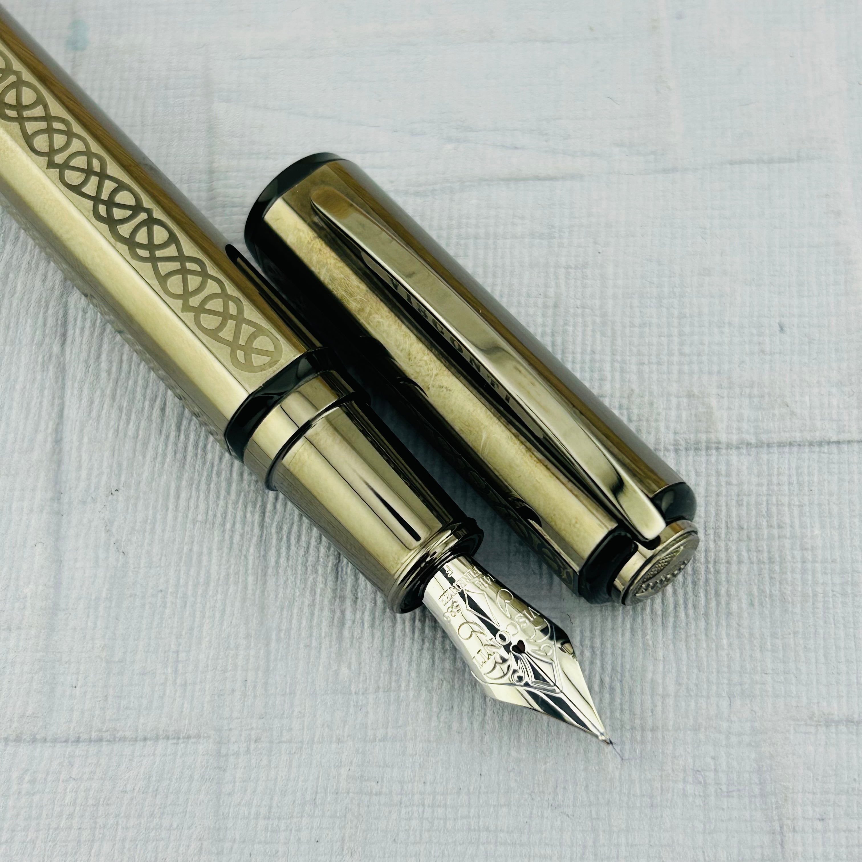 Visconti Metropolis Limited Edtion 029/288 Beautiful Retractable Faceted Pen - Fountain Pen
