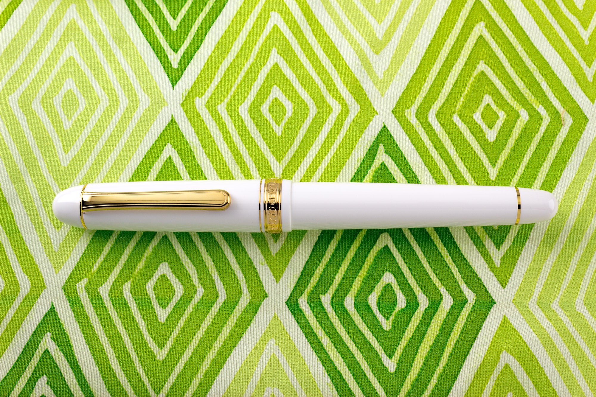 Platinum 3776 Century Chenoceau White - nibs.com